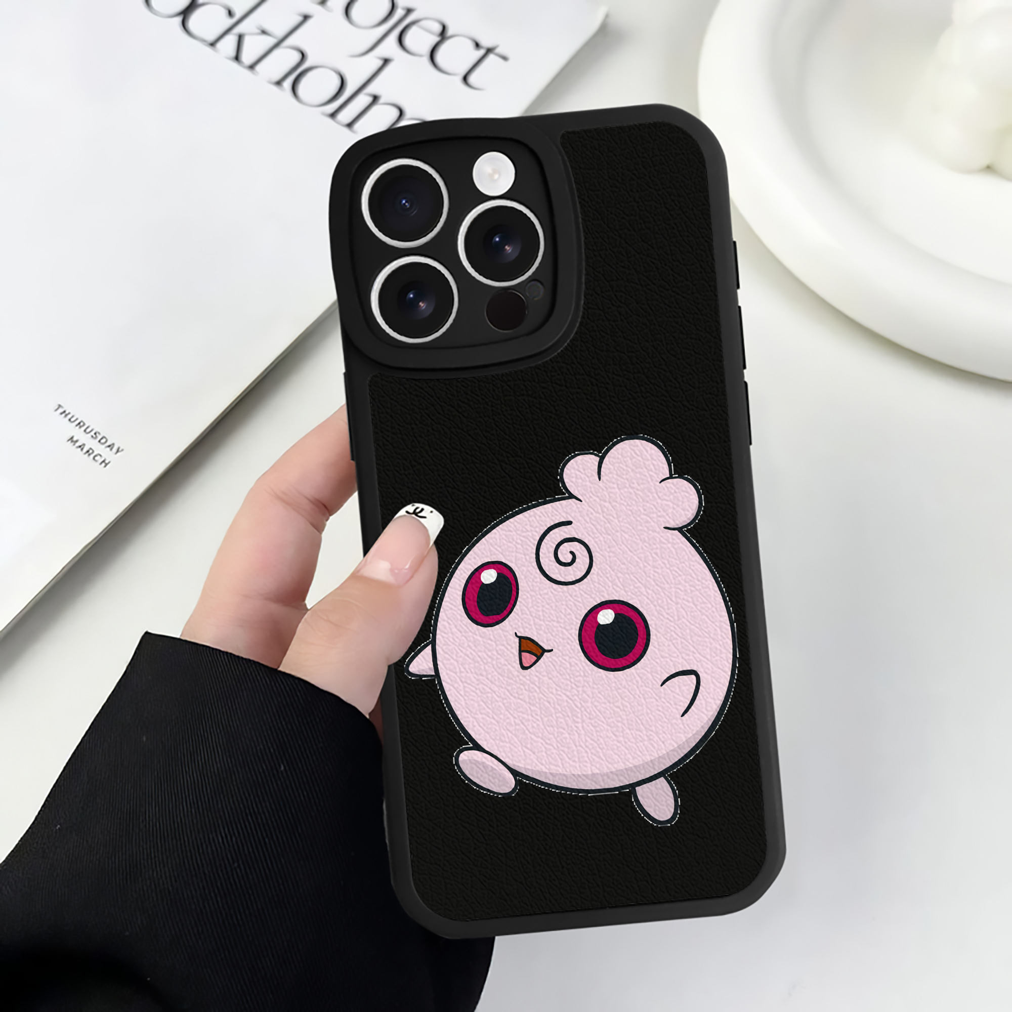 （画像用） ポケットモンスター Pokémon 【iPhone 16シリーズ対応】シリコンスマホケース（レザー調） 材質：シリコン